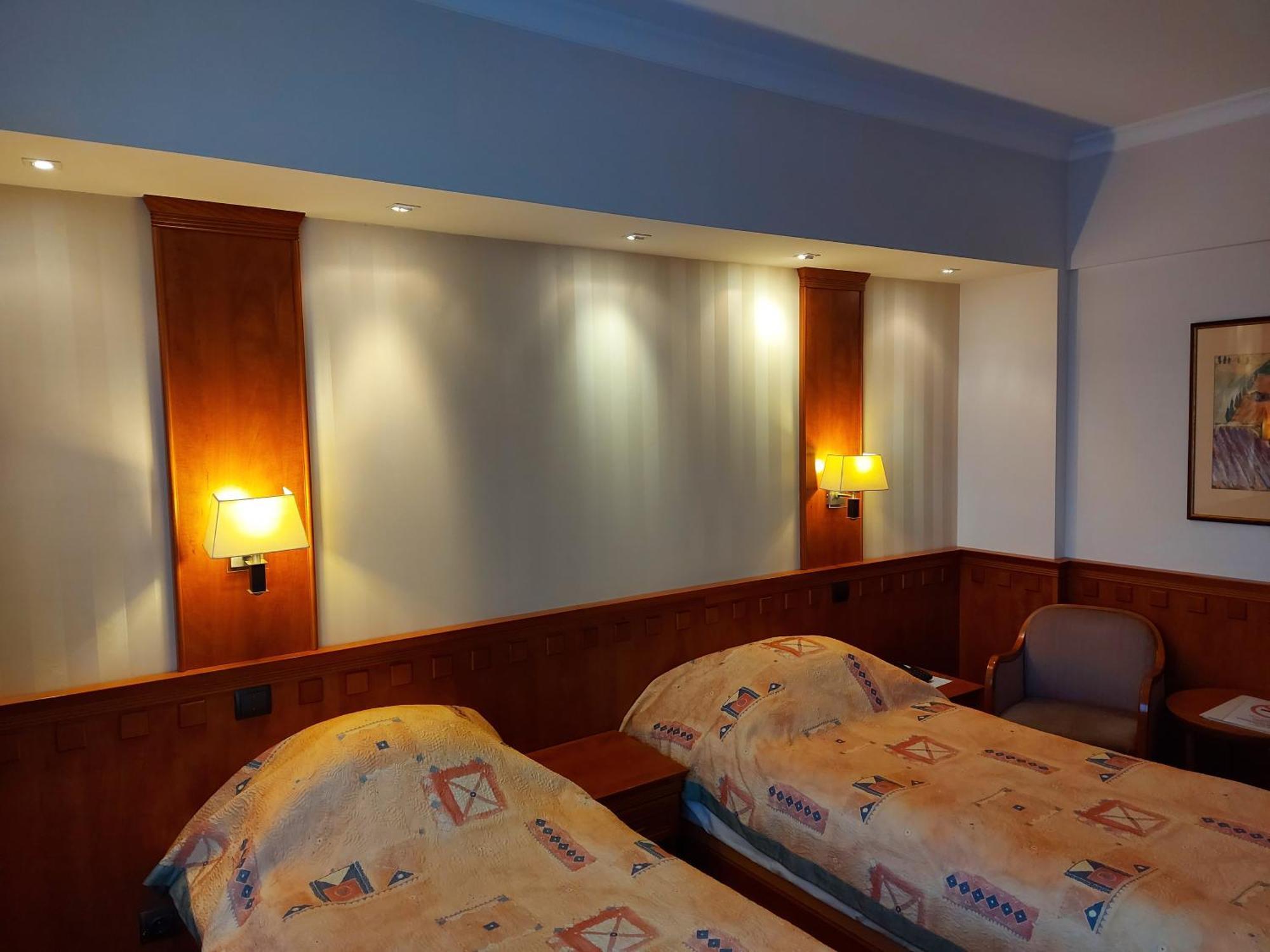 Csipke Hotel 키슈쿤헐러시 외부 사진