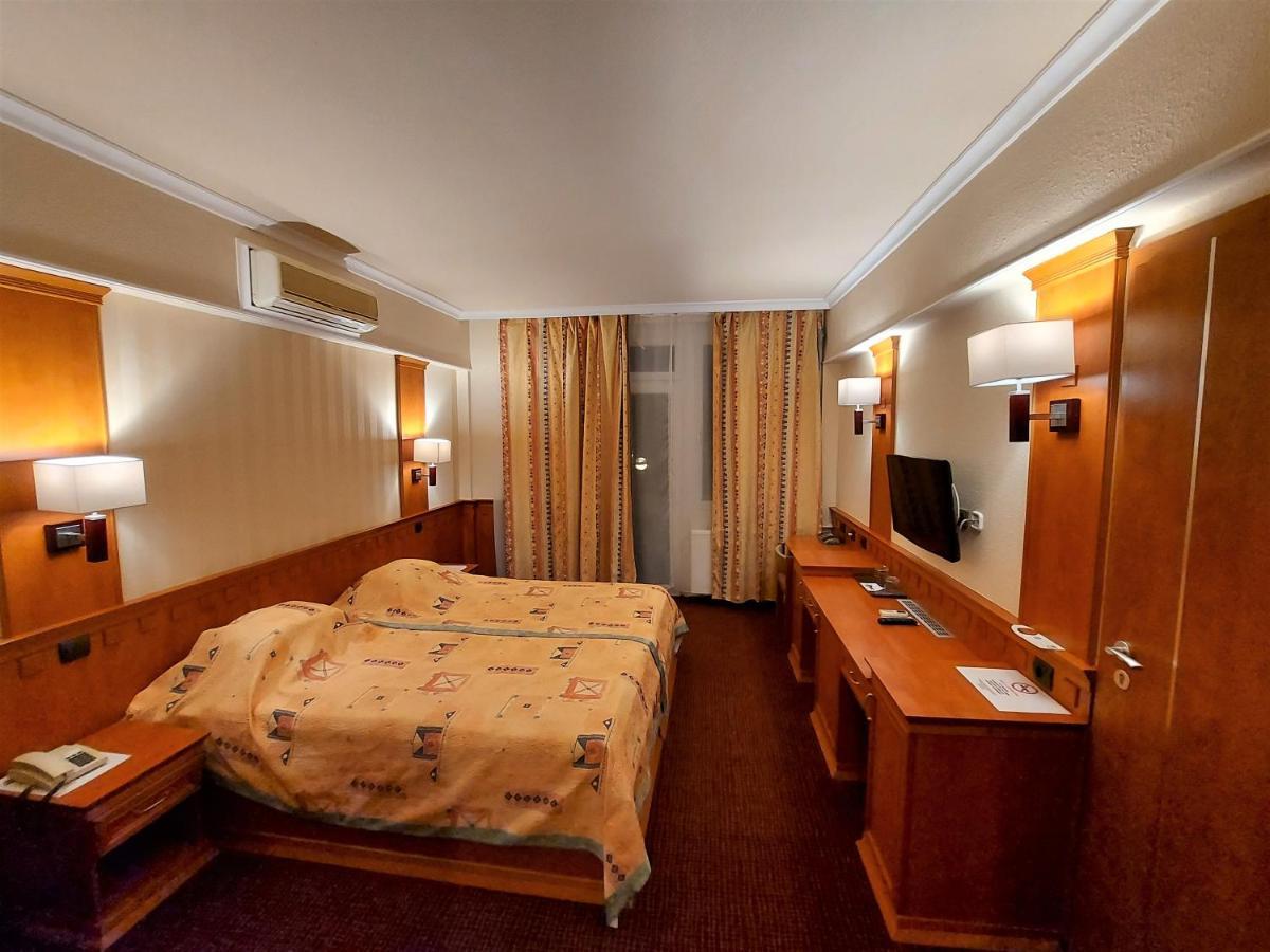 Csipke Hotel 키슈쿤헐러시 외부 사진