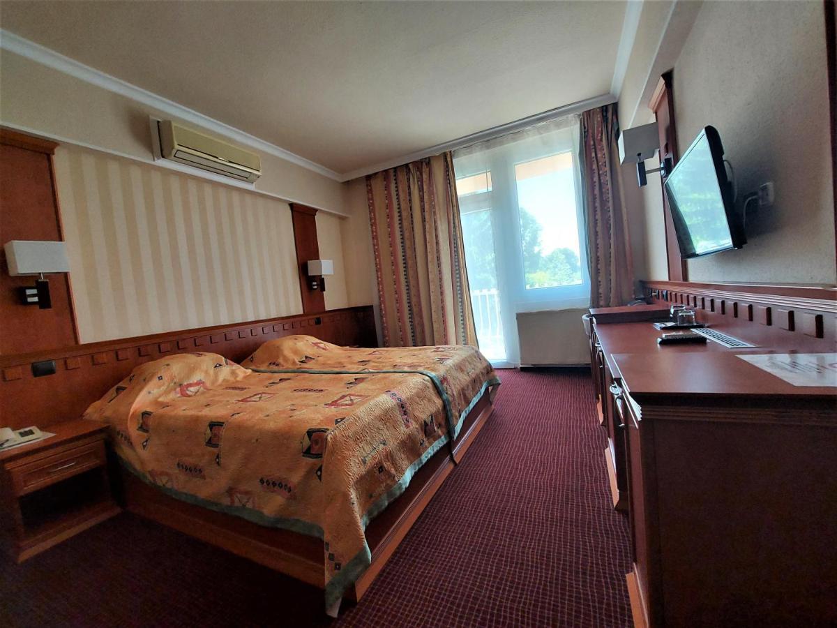 Csipke Hotel 키슈쿤헐러시 외부 사진