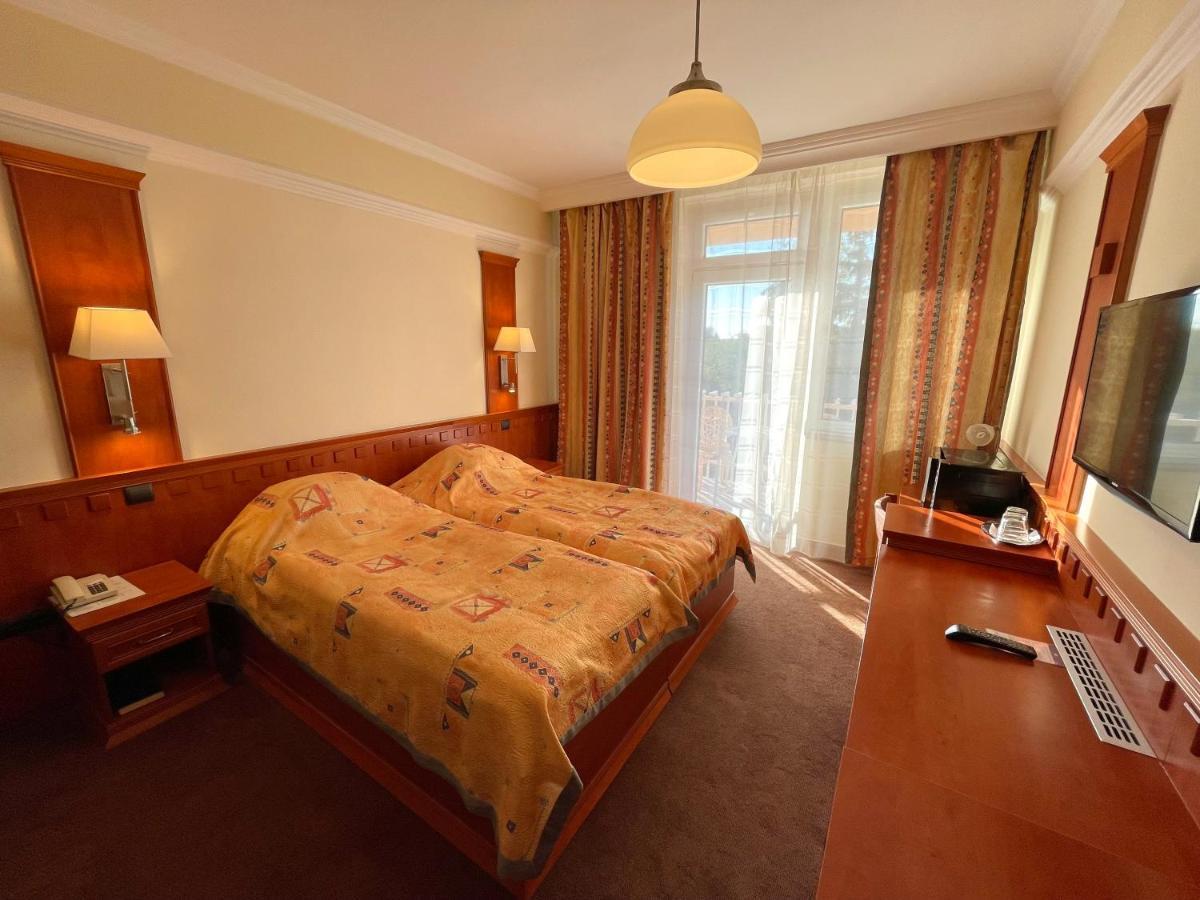Csipke Hotel 키슈쿤헐러시 외부 사진