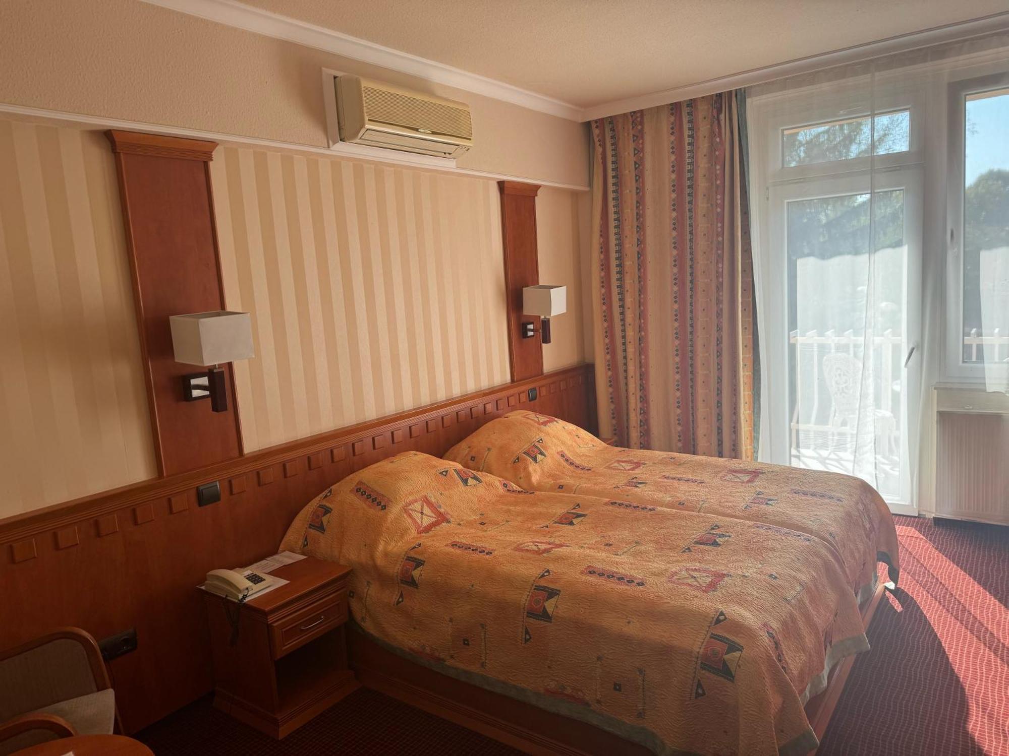 Csipke Hotel 키슈쿤헐러시 외부 사진