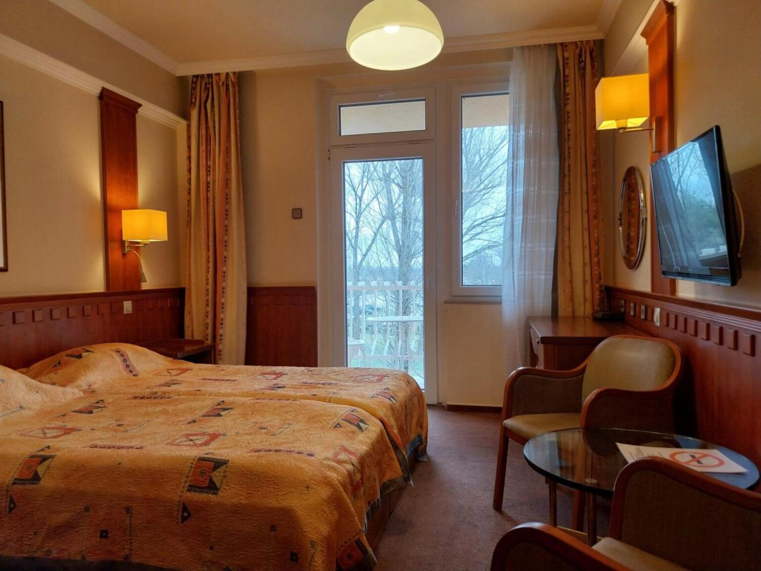 Csipke Hotel 키슈쿤헐러시 외부 사진