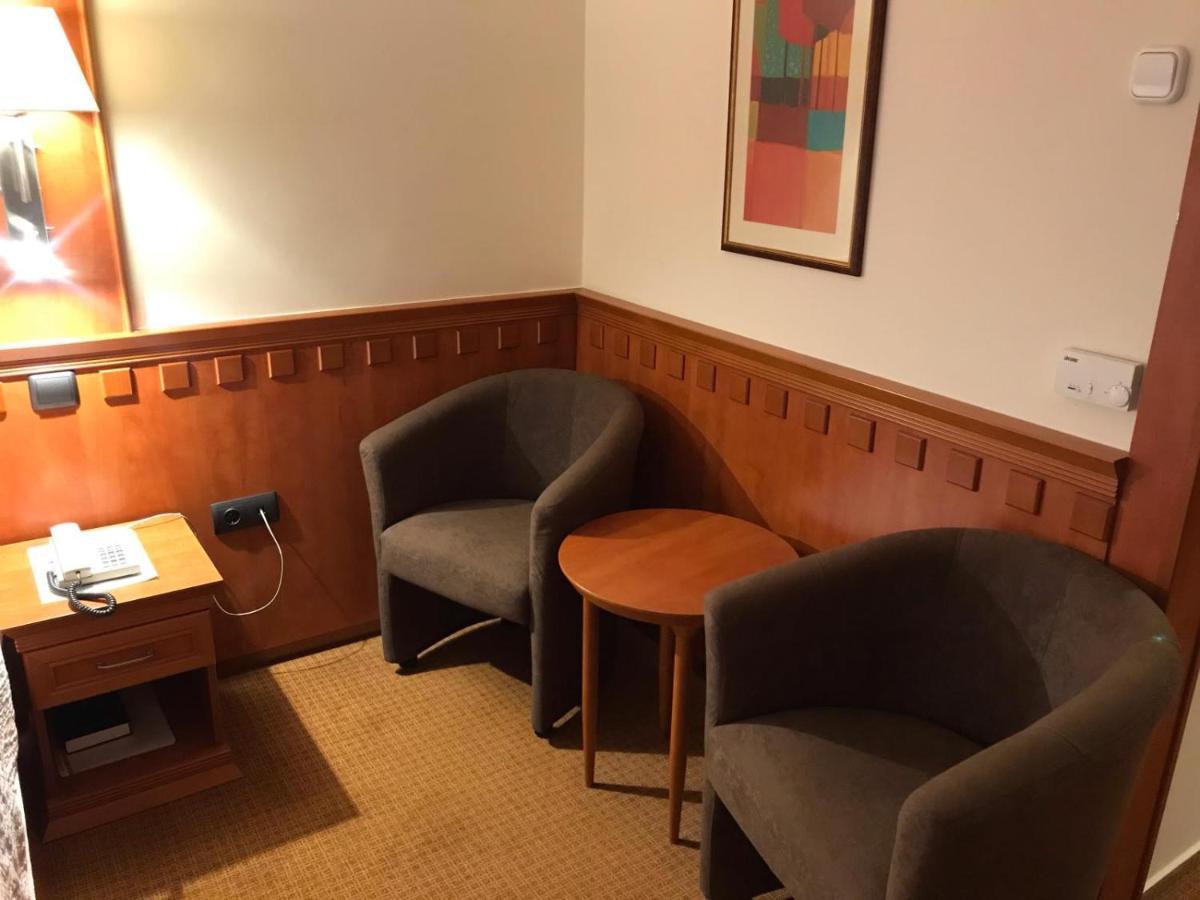 Csipke Hotel 키슈쿤헐러시 외부 사진
